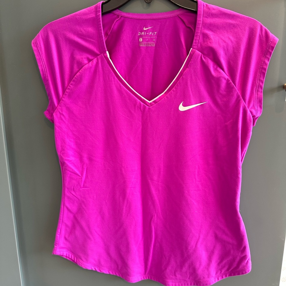 Nike Women's magenta Dri-FIT Tennis Top-size Small